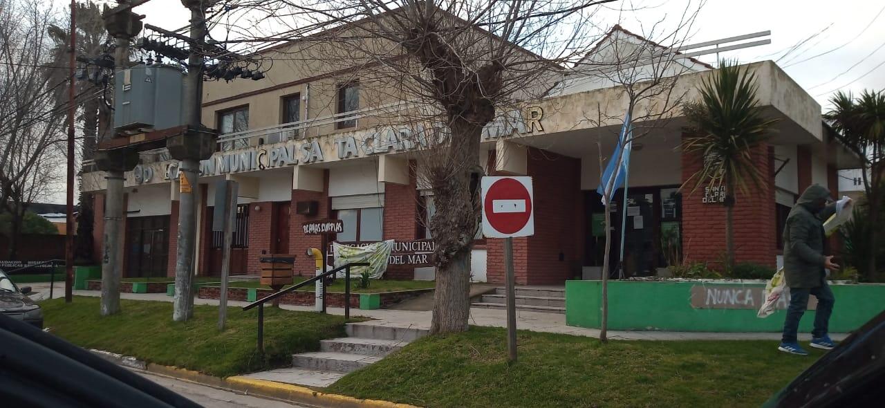 Vecinos se manifestaron en la Delegación de Santa Clara 