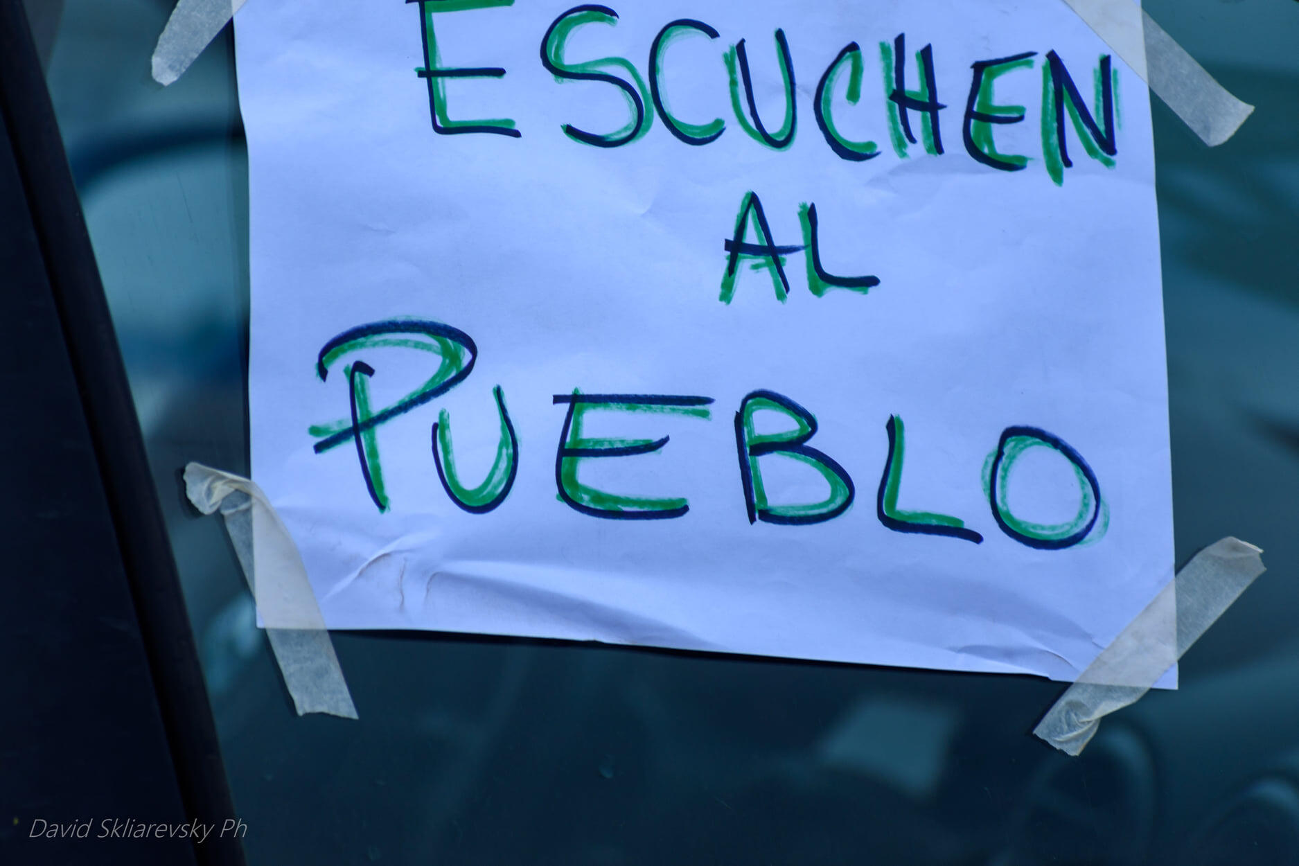 Un centenar de vehículos se manifestaron en contra del gobierno y pidieron que Paredi “escuche”