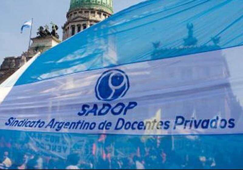 El aumento exponencial de casos de Covid-19 hizo que desde el Sindicato Argentino de Docentes Privados pidieran la suspensión de clases en algunos municipios.