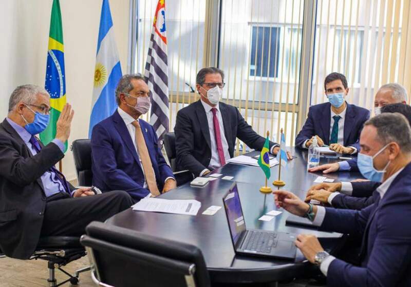 El embajador argentino tuvo varias reuniones con empresarios para potenciar exportaciones.