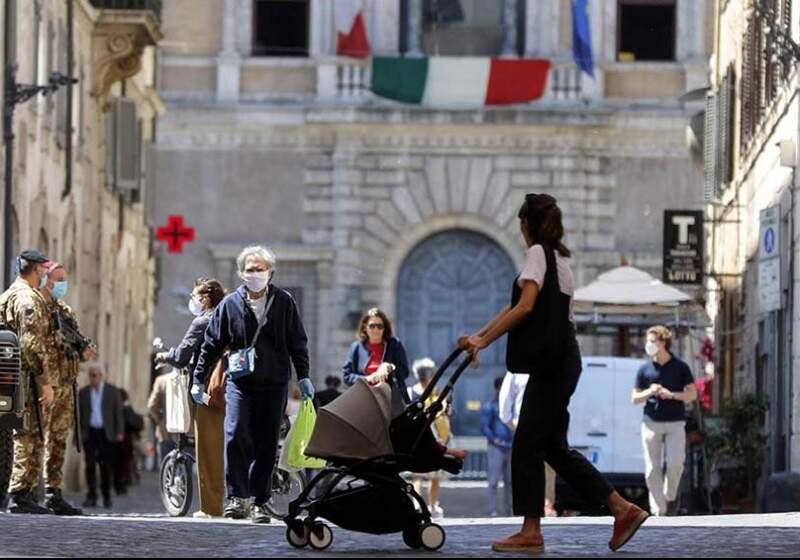 Lombardía, Véneto, Campania y Calabria comenzaron a dar turnos a personas los menores para recibir la dosis 