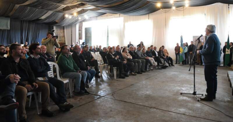 El ministro provincial destacó el rol de la innovación productiva y cuestionó el cierre de agencias y el ajuste en el organismo nacional