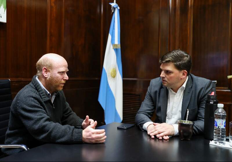 Walter Wischnivetzky, acompañando de Sergio García, Stefano Federico y Daniel Adrogué, lo planteó con el Secretario de Economía del Conocimiento de la Nación.