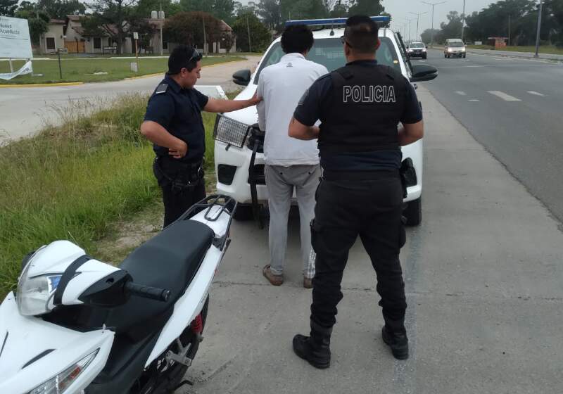 Se trata de un hombre de 23 años que fue interceptado en la zona de ruta11 y avenida Mentón de Santa Clara.