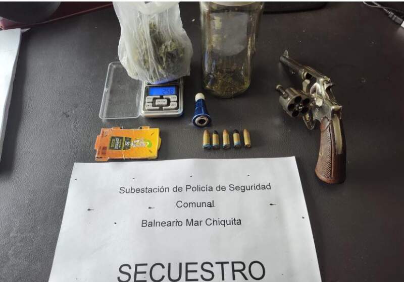 Intentaron ingresar a Mar Chiquita en un auto con prohibición para circular, con un arma, municiones y marihuana: tres detenidos