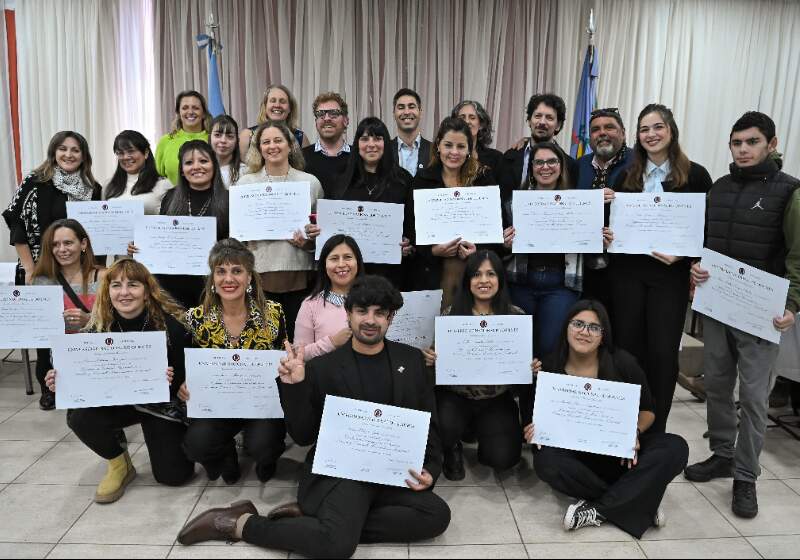 Son 31 graduados de dos carreras dictadas por la Universidad Nacional de Quilmes a través de la iniciativa del Ministerio de Gobierno bonaerense.