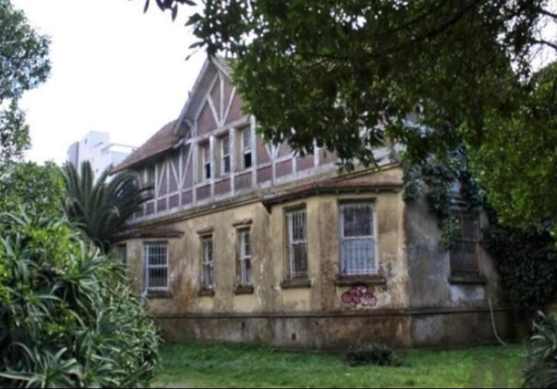 Villa Titito fue declarada patrimonio cultural en 1999, pero también se la conoce como “la casa de los fantasmas”.