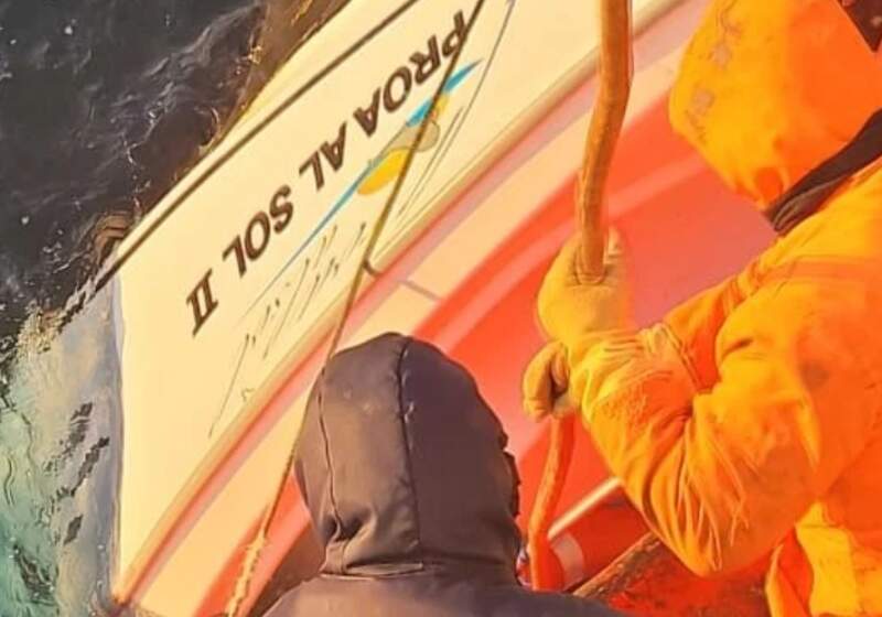 La embarcación "Proa al Sol II" se hundió a 30 millas náuticas de la costa de Mar del Plata.