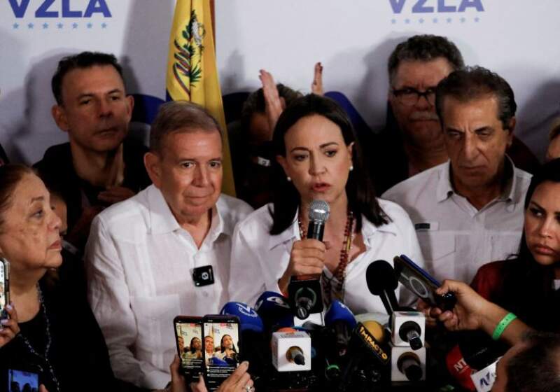 Cuestionaron la transparencia y legitimidad del proceso electoral, calificándolo como fraudulento. Bolivia, Cuba y Nicaragua felicitaron al mandatario.