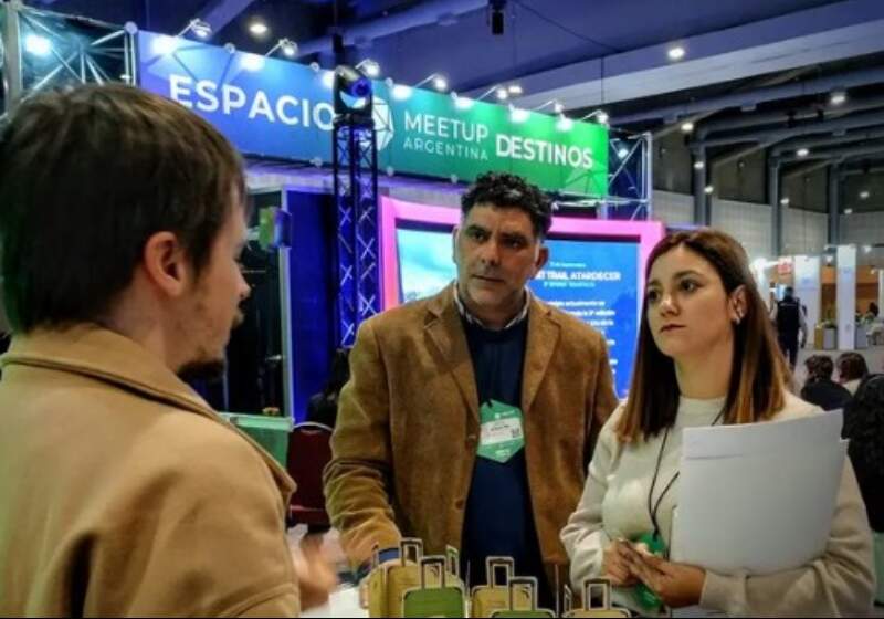 El secretario Diego Ginestra y la directora Fátima Dell Aqua, presentaron el destino ante diferentes referentes de servicios turísticos, del interior del país y  el exterior.