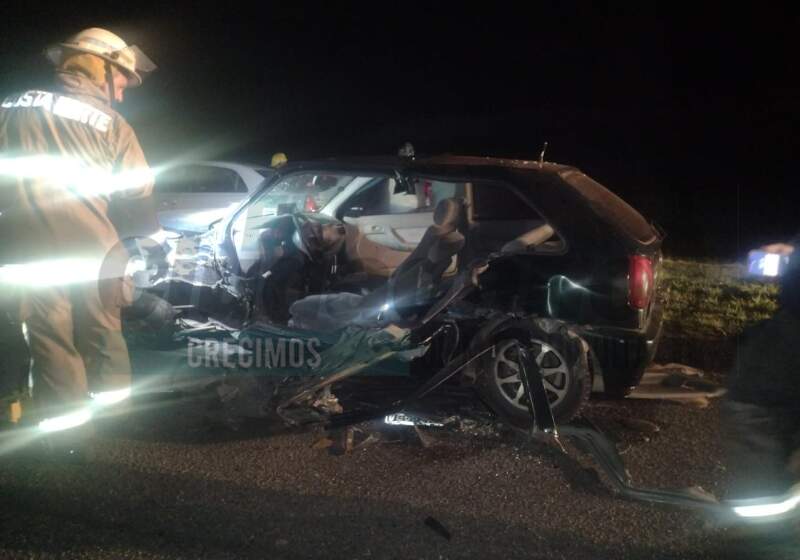 Ocurrió este domingo por la noche entre dos autos y un utilitario. 