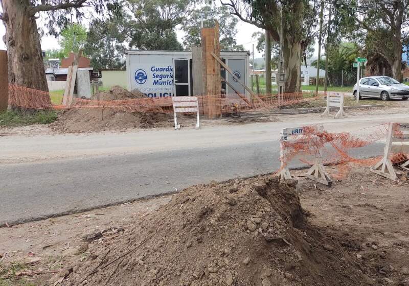 La iniciativa impulsada por vecinos y gestionada por el municipio, se encuentra en el ingreso al barrio por la tura 11.