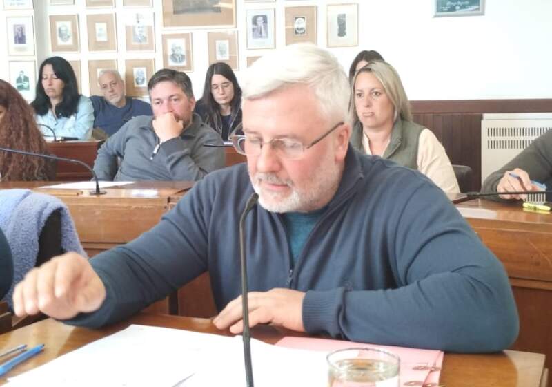 Por unanimidad, los concejales giraron el expediente a comisión.