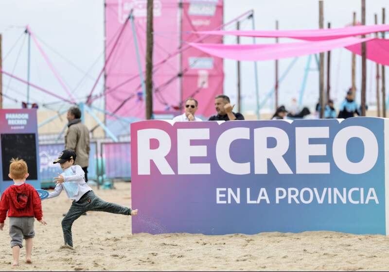Estarán abiertos todos los días, de 10 a 20, hasta el 4 de marzo. Turismo Mar Chiquita, tendrá presencia en ambos.
