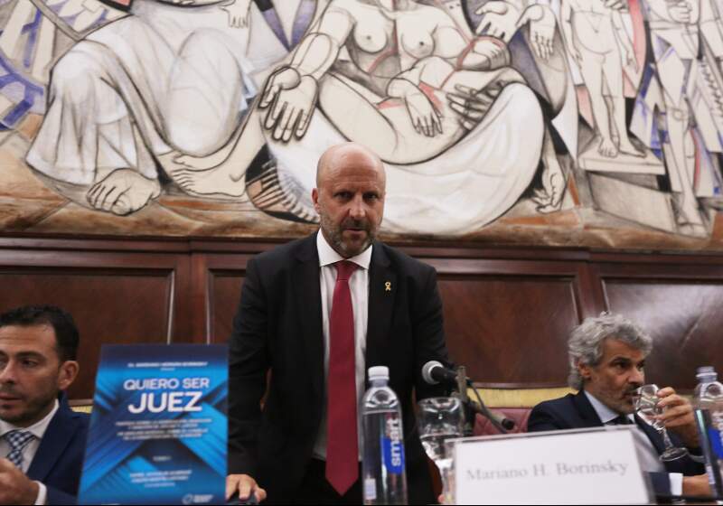 Se trata del libro “Quiero Ser Juez”, del Dr. Mariano Hernán Borinsky que analiza al Consejo de la Magistratura y la remoción y sanción de juezas y jueces.