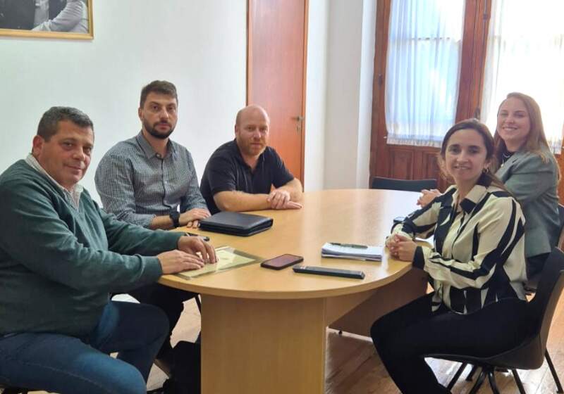 El intendente se reunió con autoridades de la Subsecretaría de Participación Ciudadana de la provincia de Buenos Aires. El intendente se reunió con autoridades de la Subsecretaría de Participación Ciudadana de la provincia de Buenos Aires.