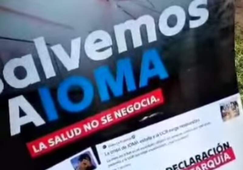 Este sábado, afiliados de la obra social provincial firmaron el petitorio junto a concejales de la UCR.