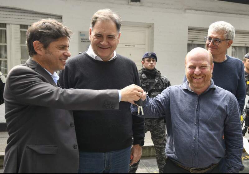 El gobernador encabezó este miércoles el acto de entrega de los vehículos de prevención del delito en los municipios de General Pueyrredon y Mar Chiquita.