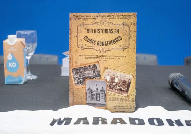 Fue escrito por Gustavo Civini, Eduardo Ferrer, Antonio Ferrer, Sebastián Ramírez, Marcelo Oliver y Máximo Falaschini.
