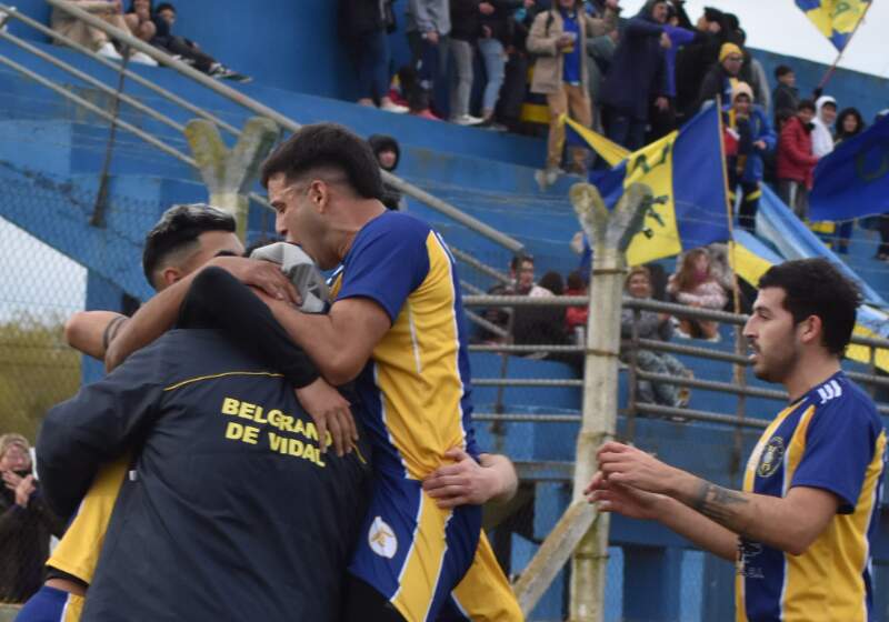 Ambos equipos llegaban igualados en puntos. 