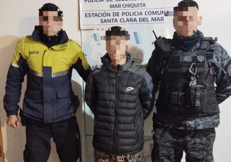 La policía comunal de Mar Chiquita con un sujeto de 22 años con una orden de captura del Juzgado del partido bonaerense de San Martín. 