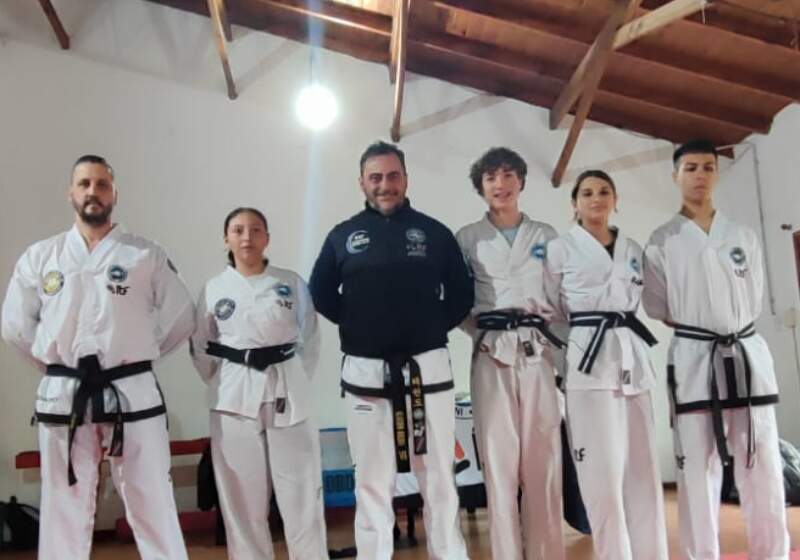 Estudiantes de Coronel Vidal y Mar de Cobo completaron exámenes y avanzaron en su formación dentro del arte marcial.