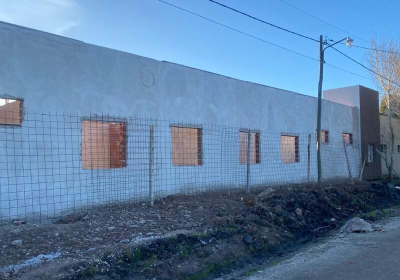 La obra, con un presupuesto de $328 millones, permitirá ampliar la capacidad del establecimiento de Camet Norte y mejorar las condiciones de cursada.