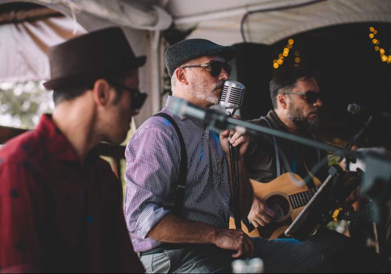 El trío argentino lanzó This Is Goodbye, una canción que combina estética rural, narrativa sonora y la influencia de clásicos del rock.