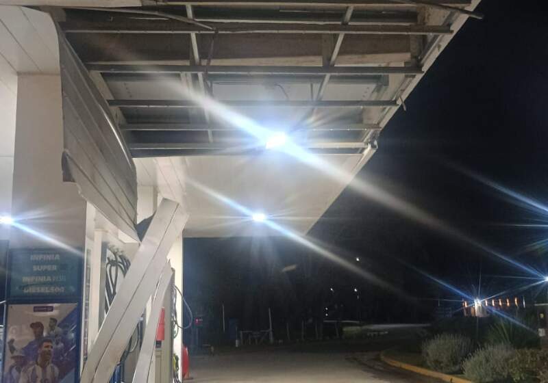 El hecho ocurrió este miércoles por la noche cuando el vehículo se atascó en el sector de carga; no se registraron heridos.