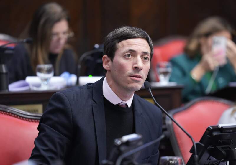  El senador radical advirtió sobre la falta de cobertura médica, el deterioro hospitalario y la inseguridad en territorio bonaerense.
