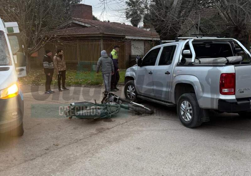  El accidente ocurrió este sábado en Montecarlo y El Dorado. Participaron una camioneta y una moto.