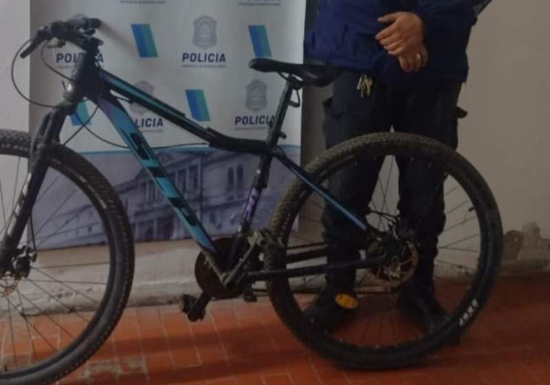 La policía Comunal encontró el rodado que fue sustraído a una mujer, pero el ladrón logró escapar.