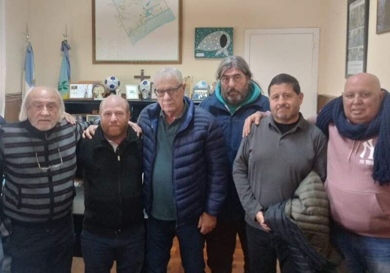 El encuentro con la AEMPM y la Federación de Municipales incluyó compromisos salariales y el anuncio del adicional SASO, que será tratado el jueves en el Concejo Deliberante.