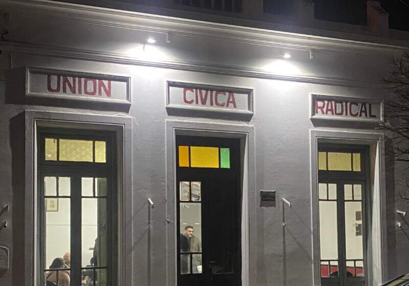 El encuentro fue en el Comité de Coronel Vidal. Federico Filippi fue propuesto como candidato, pero surgieron críticas por la falta de representación costera.