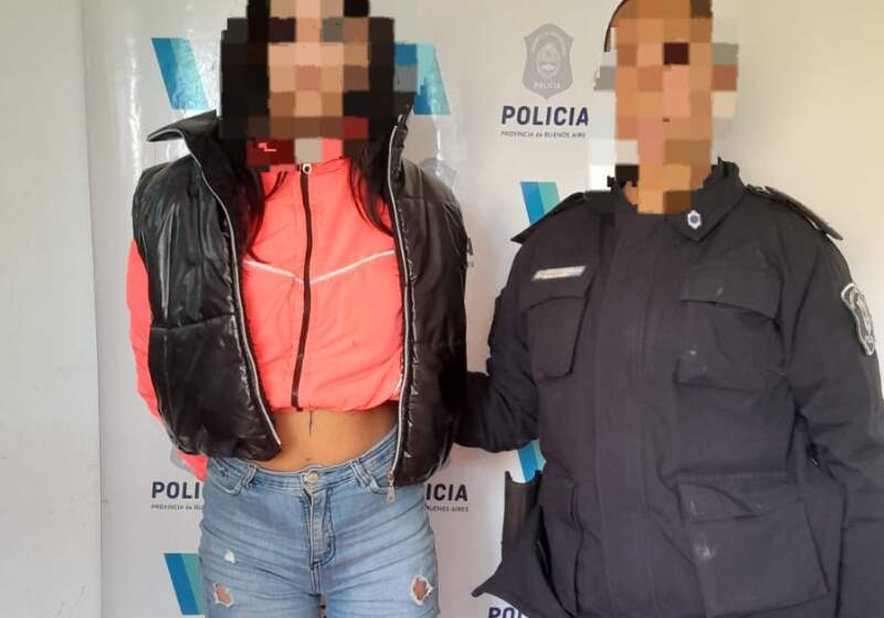 La joven de 19 años agredió a efectivos policiales que acudieron a una vivienda por un llamado de emergencia.