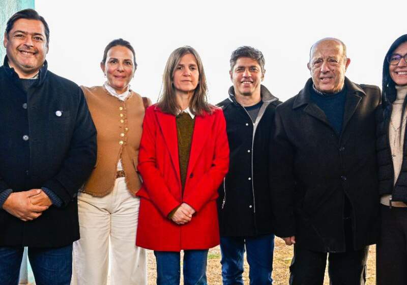 El gobernador de la provincia de Buenos Aires, estuvo acompañado de Fernanda Raverta, Jorge Paredi y Marcelo Sosa, candidatos a senadores seccionales. 