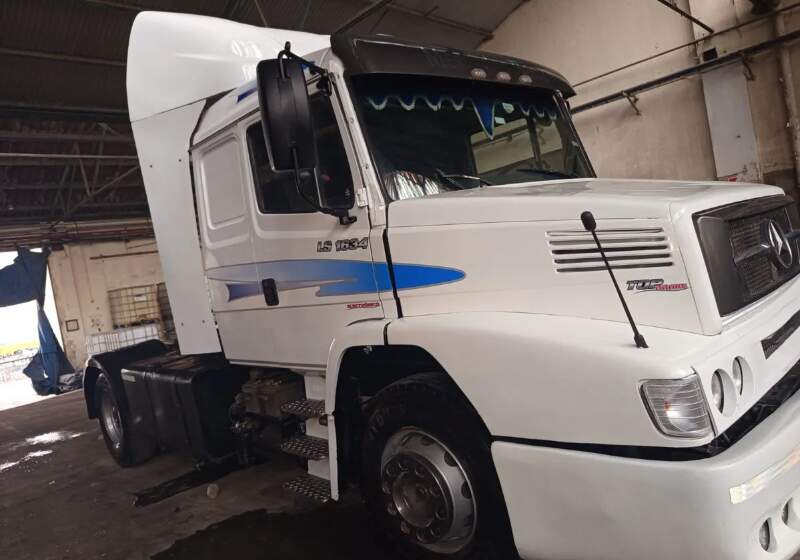 La unidad disponible es un Mercedes Benz 1634 modelo 2008. Se entrega con carga asignada y beneficios operativos.