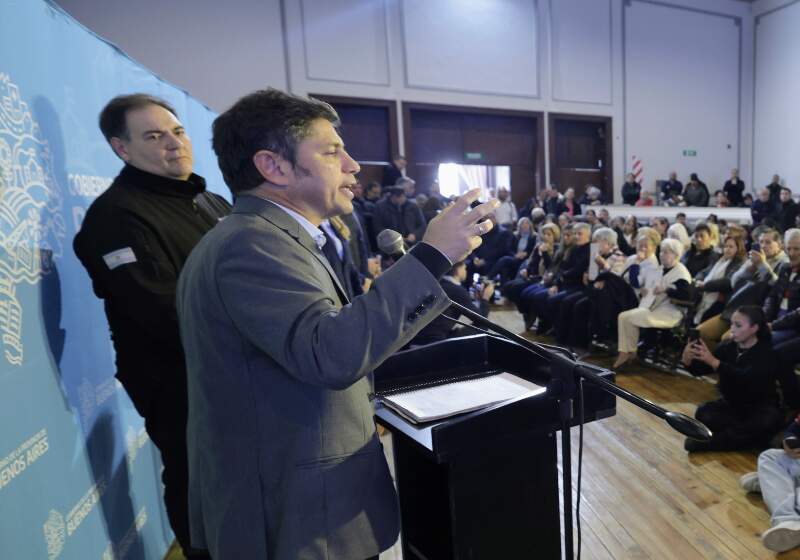 El gobernador tendría una amplia agenda, con la presentación de la Secundaria con orientación en Acuicultura, la inauguración de la Casa de la Provincia y móviles. 