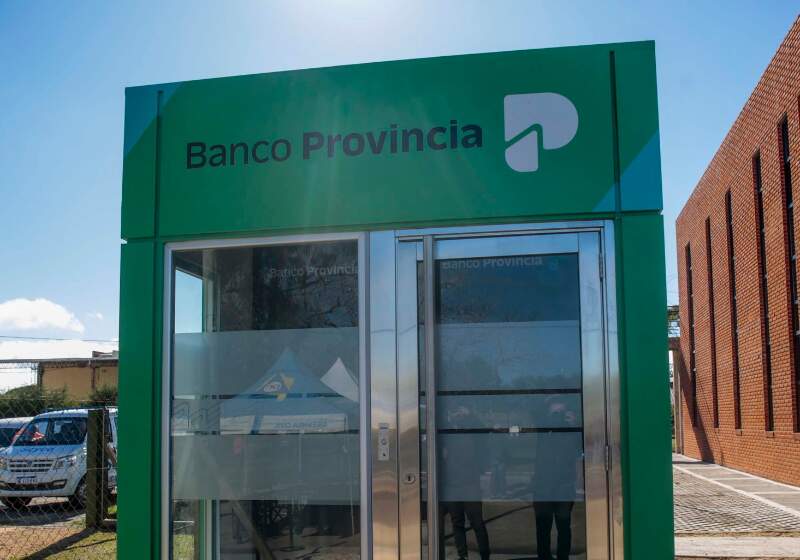 Funciona en la nueva Casa de la Provincia, ubicada en Monte Hermoso y Cardiff, y ofrece atención comercial, cajero automático y terminal de Provincia Net.