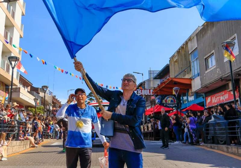 El Gobierno oficializó el cambio al viernes 10, tras gestiones del corredor turístico bonaerense encabezadas por Gustavo Barrera, intendente de Villa Gesell.