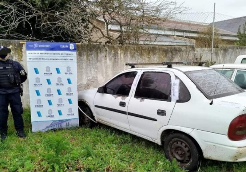 El conductor no tenía licencia. Fue interceptado por personal de la Comisaría 1ra. cuando se alejaba del lugar del hecho.