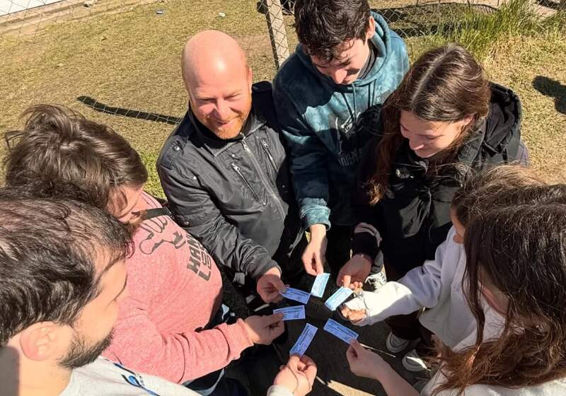  El intendente de Mar Chiquita destacó la alegría de participar en democracia acompañado por sus seres queridos.