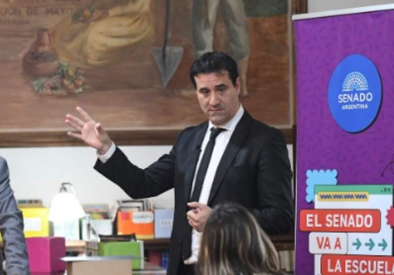 El senador nacional propuso equilibrio fiscal con sensibilidad social y defendió las PASO como herramienta de cohesión.