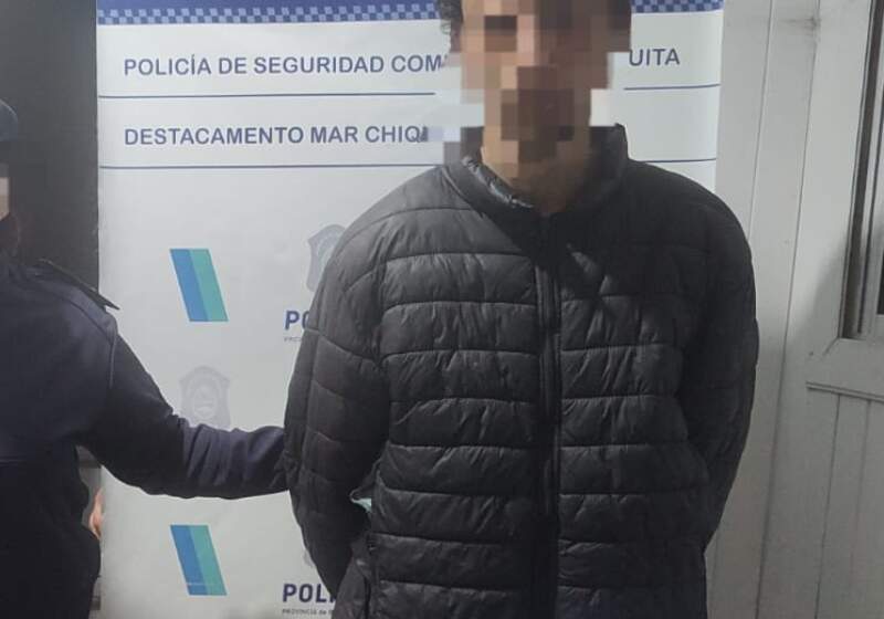 El sujeto fue interceptado en la zona por personal de la Subcomisaría Costa Norte y trasladado al Hospital Regional por orden judicial.