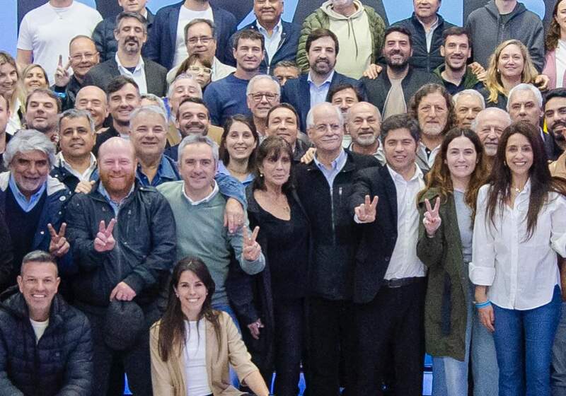 El intendente de Mar Chiquita respaldó la lista oficialista en Ensenada junto a legisladores, candidatos y jefes comunales bonaerenses.