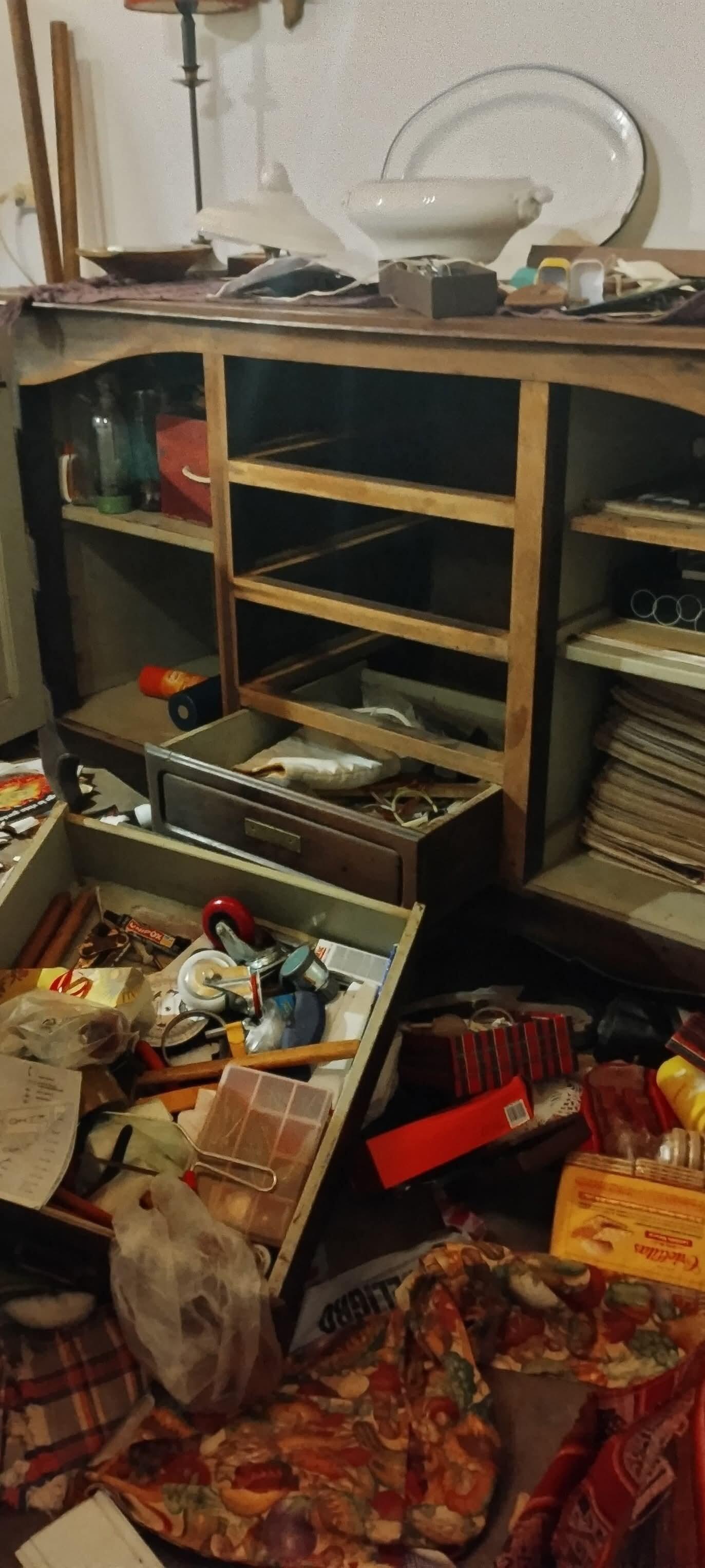 Robaron una vivienda en La Caleta y se llevaron un vehículo que es intensamente buscado