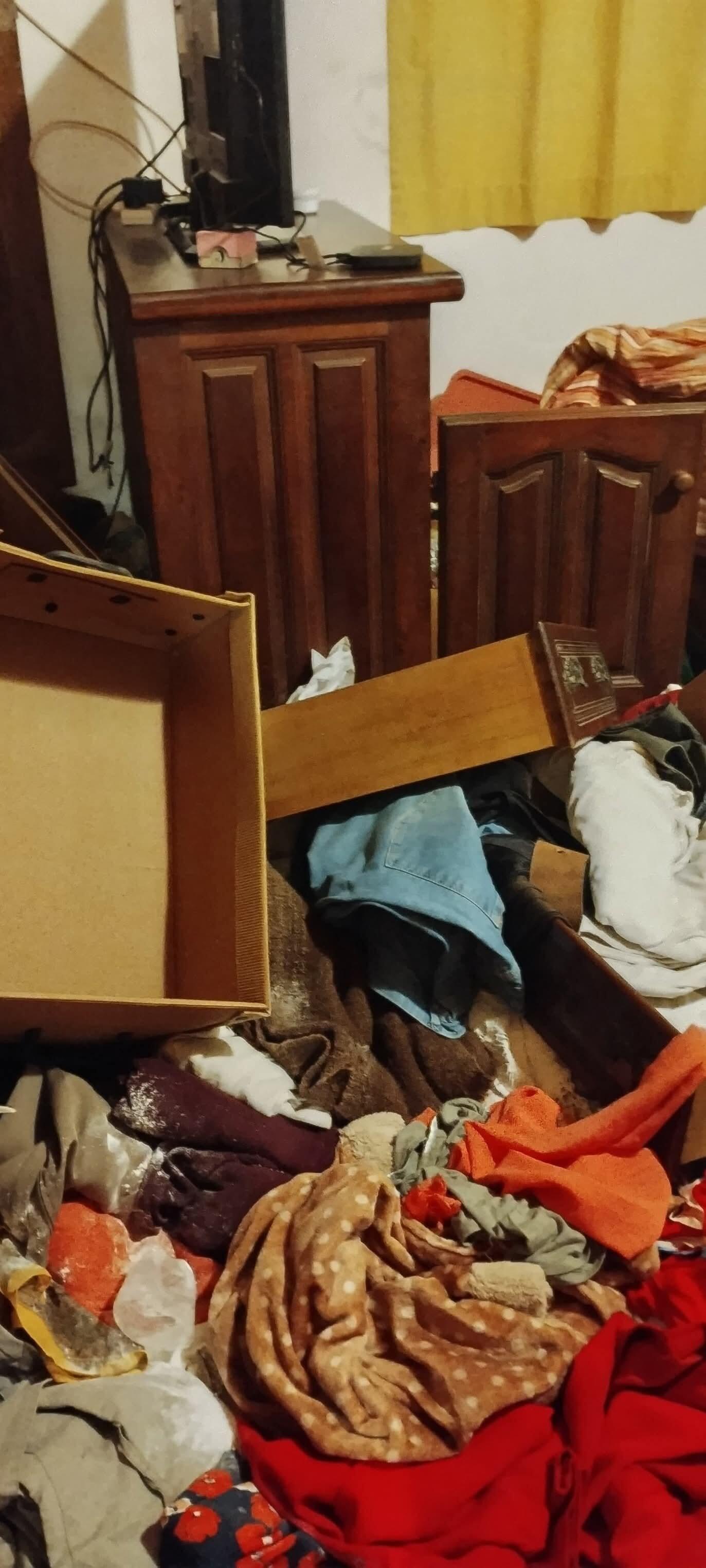 Robaron una vivienda en La Caleta y se llevaron un vehículo que es intensamente buscado
