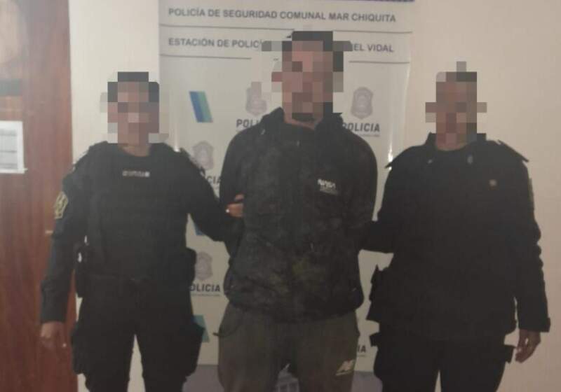 La Justicia de Garantías autorizó allanamientos pedidos por la Fiscalía y la policía de Mar Chiquita lo apresó. 
