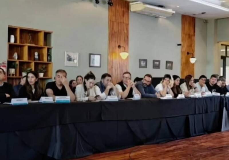  Edgardo Veble y Fátima Dell Aqua representaron al distrito en el encuentro encabezado por el gobernador Axel Kicillof en Chascomús.