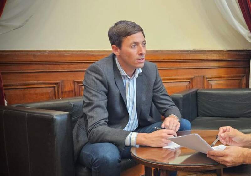 El senador encabezó el pedido en la Cámara de Diputados bonaerense junto a intendentes y legisladores de UCR–Cambio Federal.